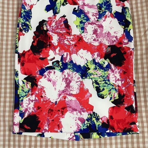 MILLY Floral Pencil Skirt MEDIUM - Picture 6 of 15